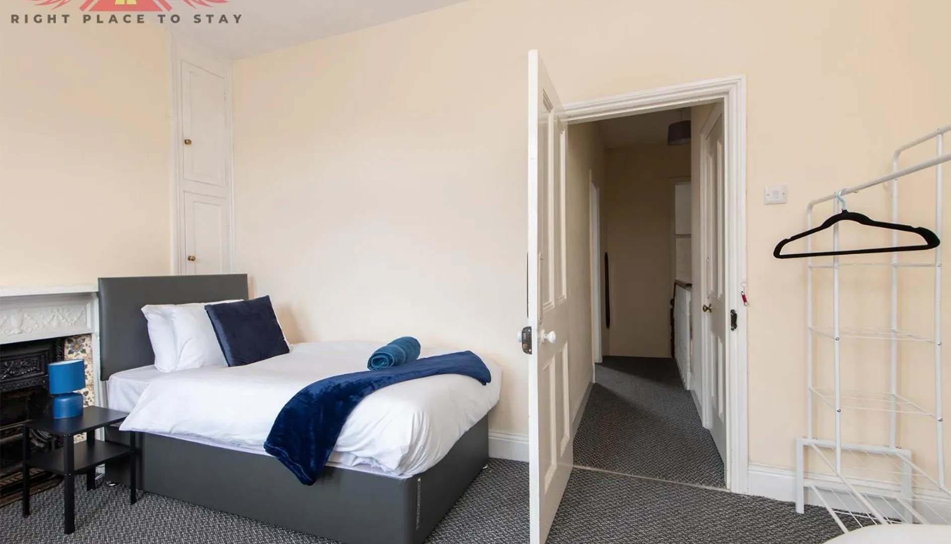 Darlington - Contractor S Choice Modern 2Br With Wifi And Parking Apartment